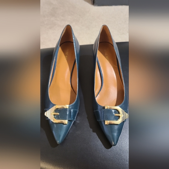 Shoes - Picture 1 of 4
